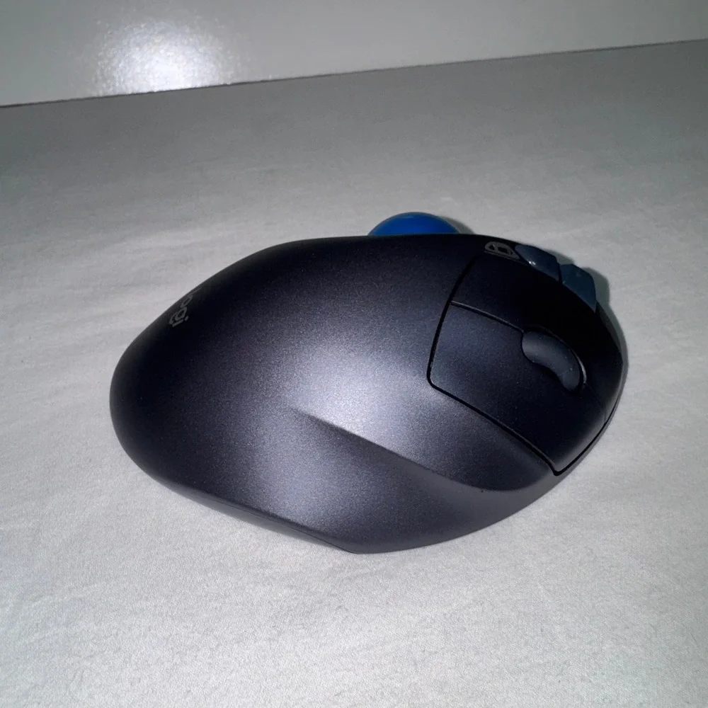 Logitech M570 Wireless Trackball Mouse Ergonomic -Tested Works No Battery Cover*
